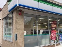 ファミリーマート　名南港東通店