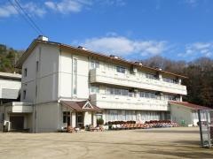 新本小学校