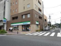 ファミリーマート　本駒込六丁目店
