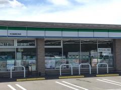 ファミリーマート　半田稲穂町東店