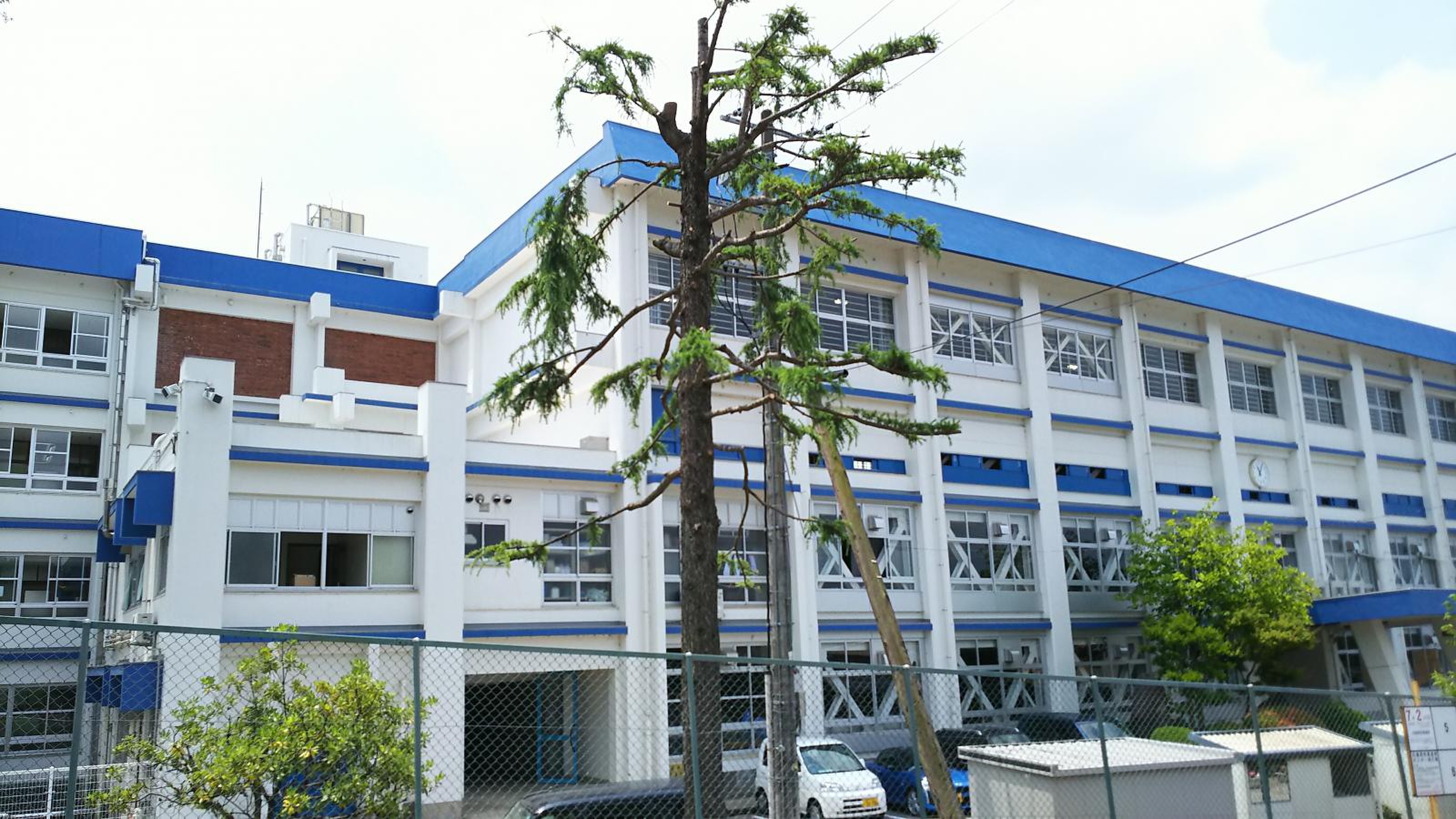 川西 市立 東谷 中学校