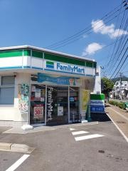 ファミリーマート　長崎油木町店