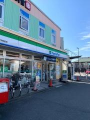 ファミリーマート　片瀬江ノ島駅前店