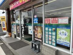 ファミリーマート　本宮仁井田店