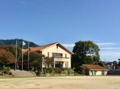 愛東北小学校