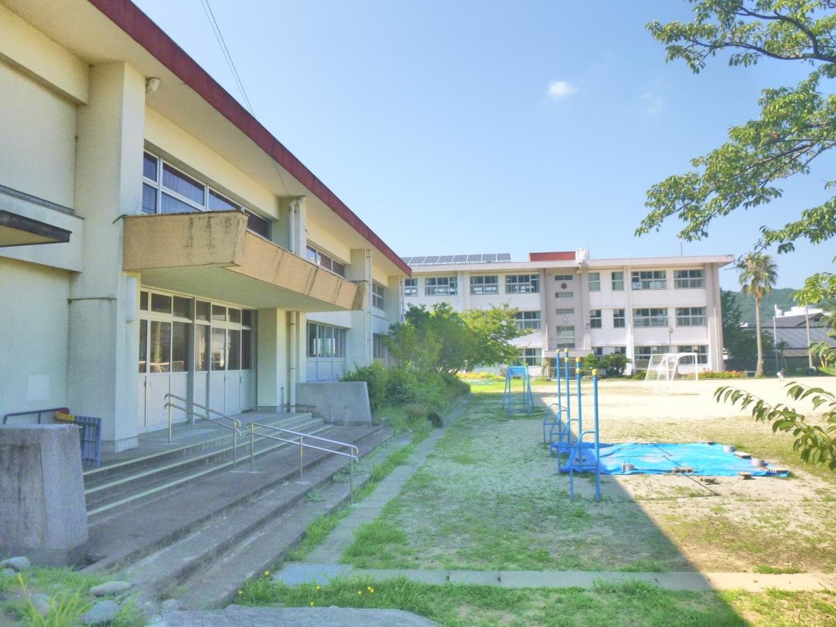 校舎外観