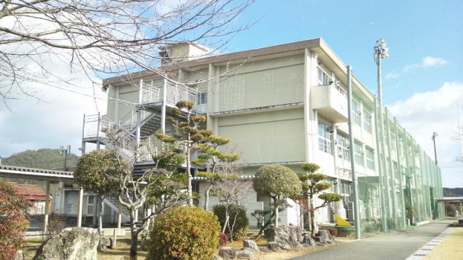 三輪北小学校 