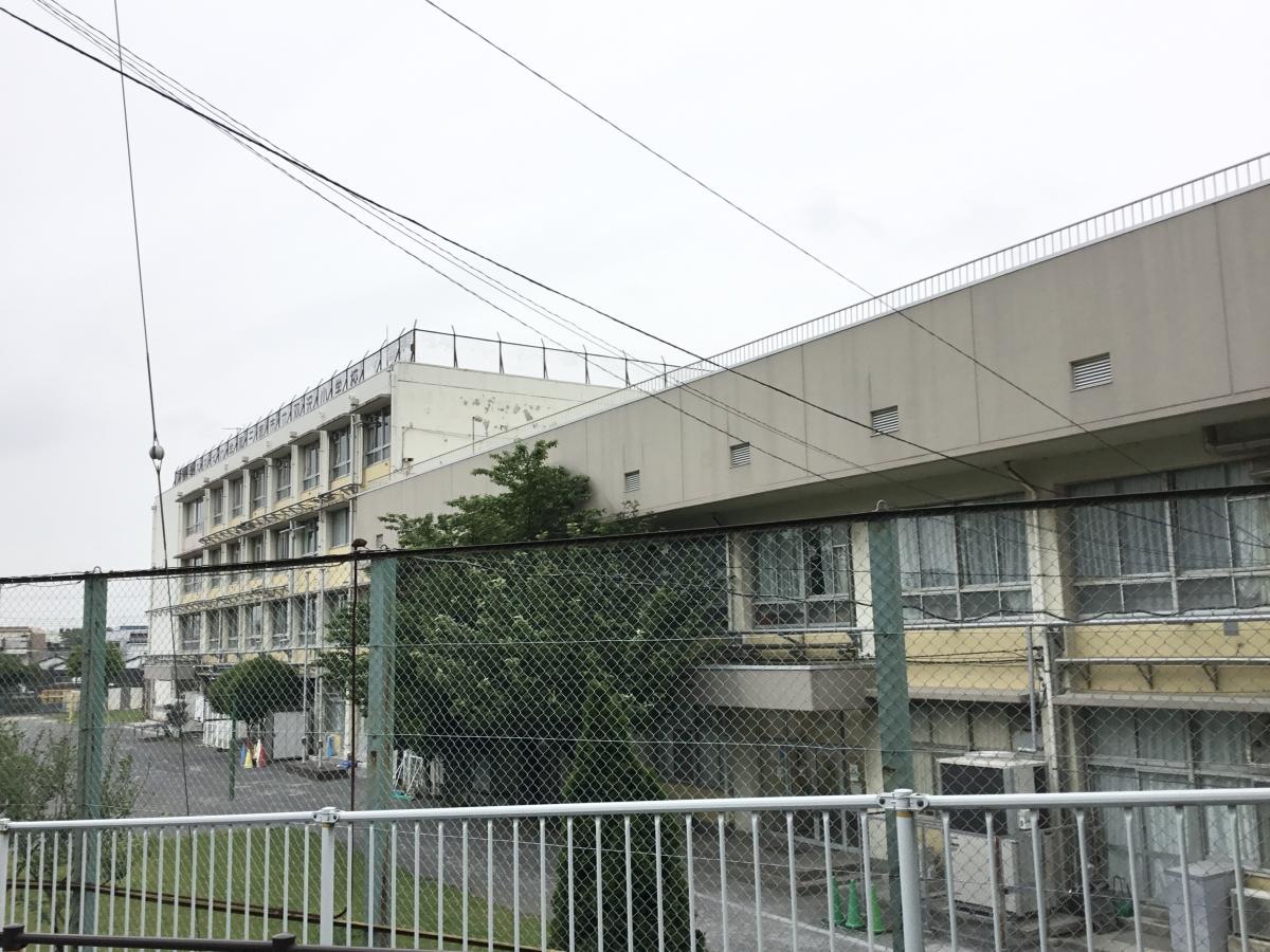 広い校庭