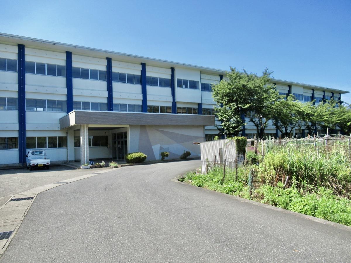 越前中学校