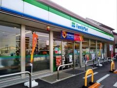 ファミリーマート　東近江能登川店
