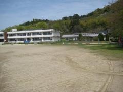 兼山小学校