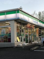 ファミリーマート　平塚真田店