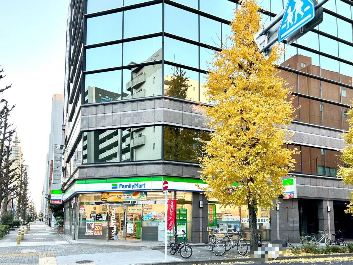 ファミリーマート　丸の内七間町通店で撮影
