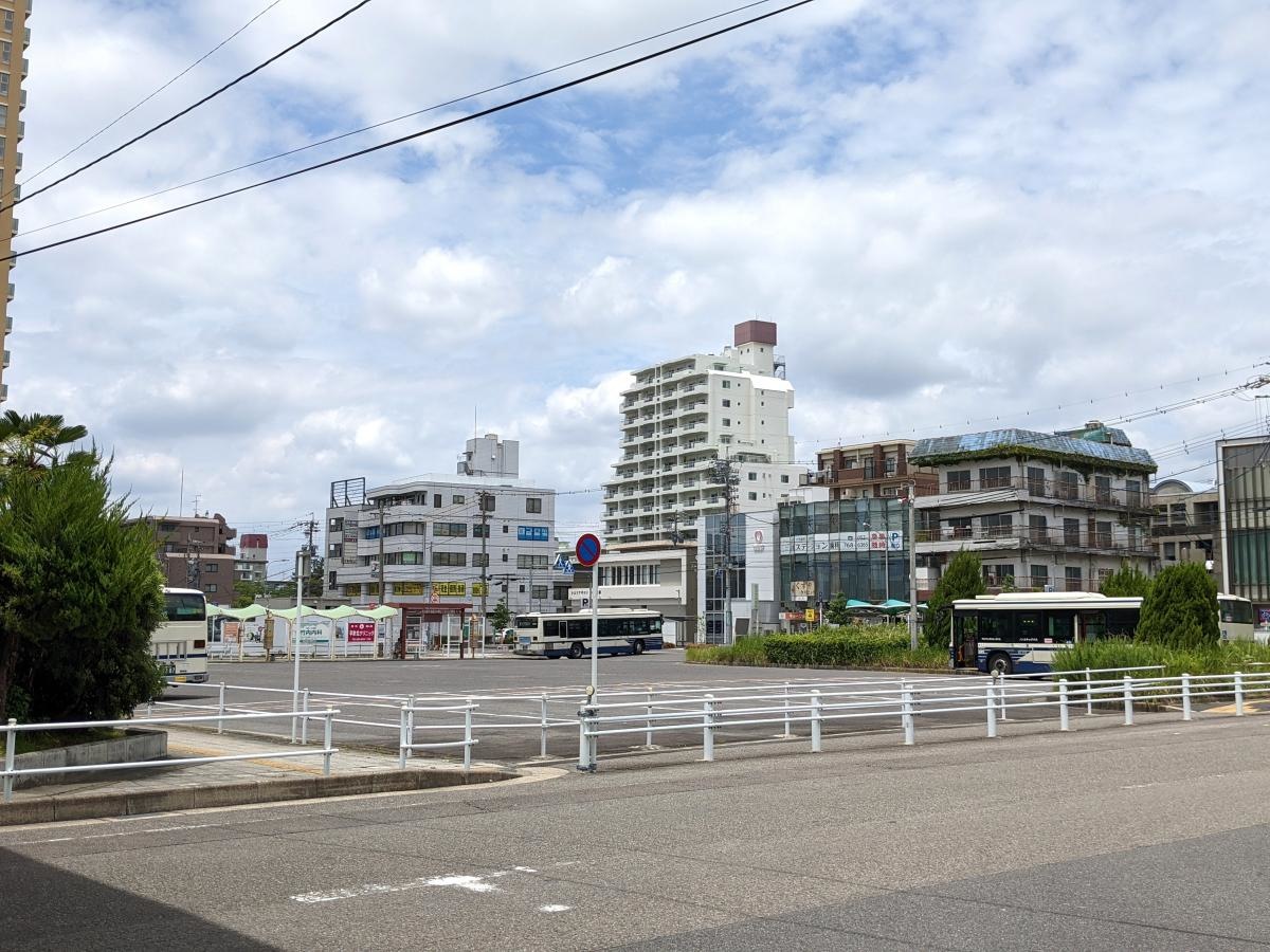 「本郷」バス停留所