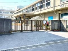 市川市立第八中学校