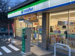 ファミリーマート　横浜折本町店