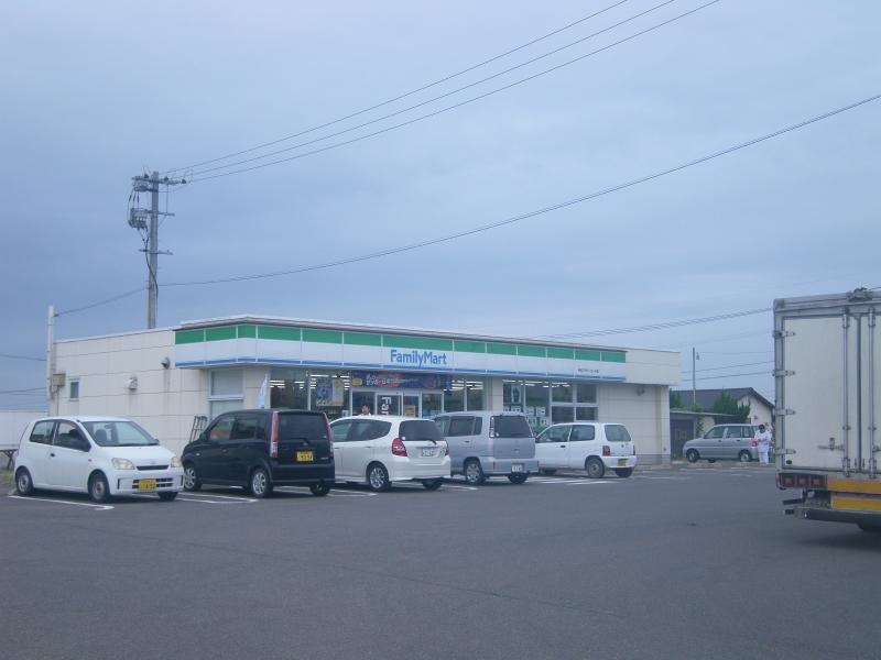 ファミリーマート宇佐フラワーロード店 ①