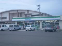 ファミリーマート　宇佐フラワーロード店