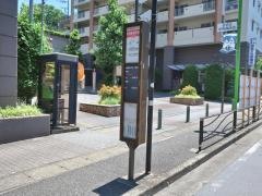 「管理事務所前」バス停留所