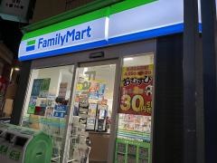 ファミリーマート　広島中の棚店
