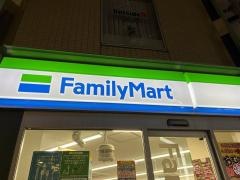 ファミリーマート　広島中の棚店