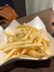 ＣＡＦＥ‐ＤＩＮＩＮＧアミエル（ＡＭＩＥＬ）