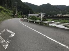 「小沢」バス停留所
