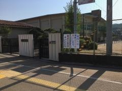 平群小学校