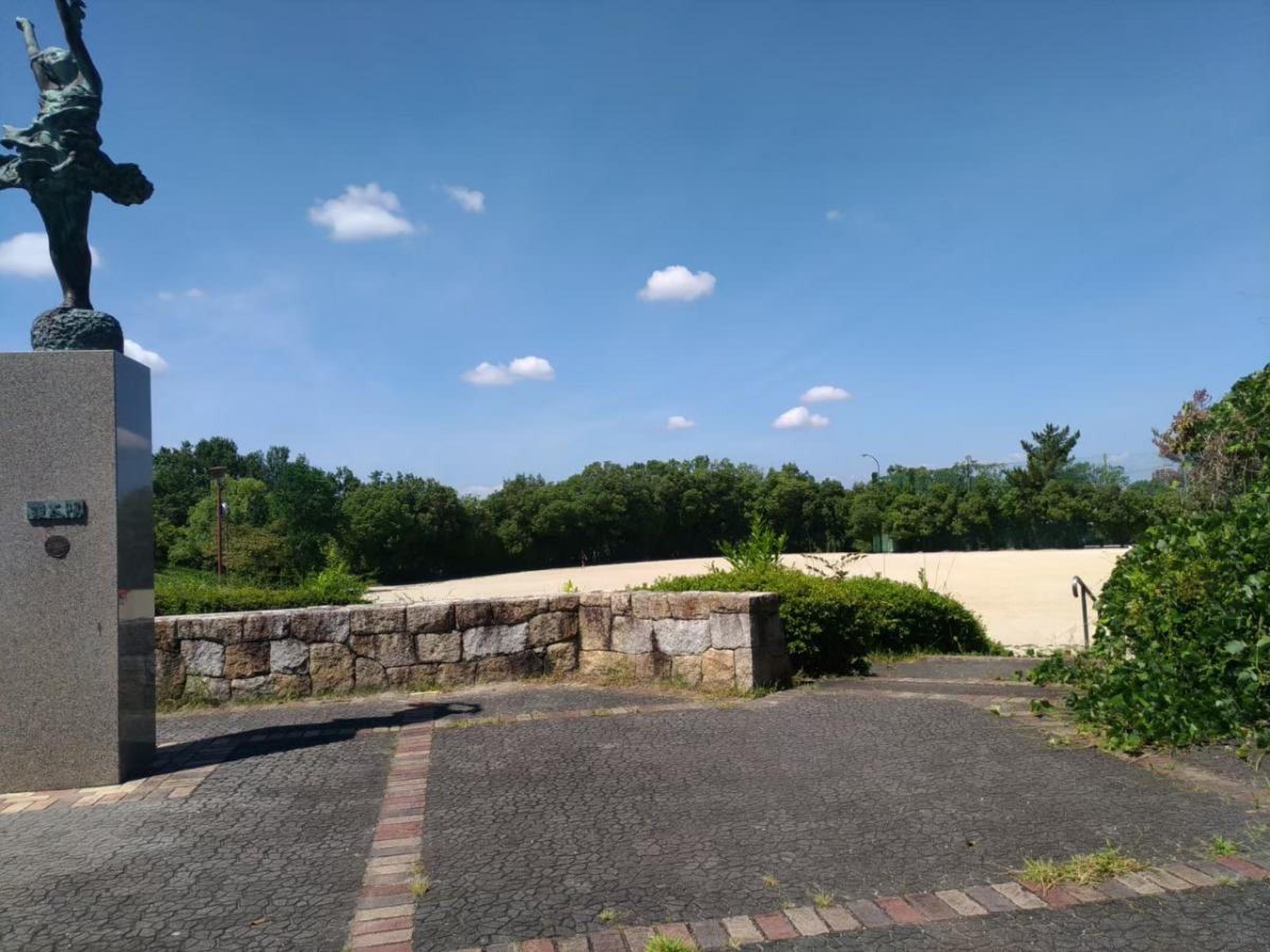 通 曲 公園