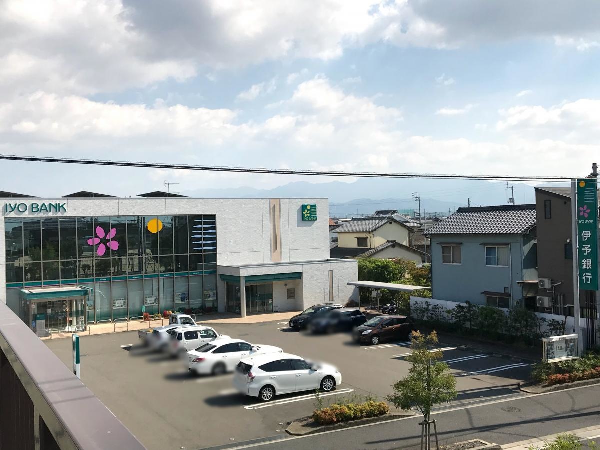 伊予銀行 古川支店です