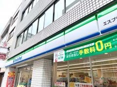 ファミリーマート　エスプラナード赤坂店