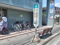 「千年住宅前」バス停留所