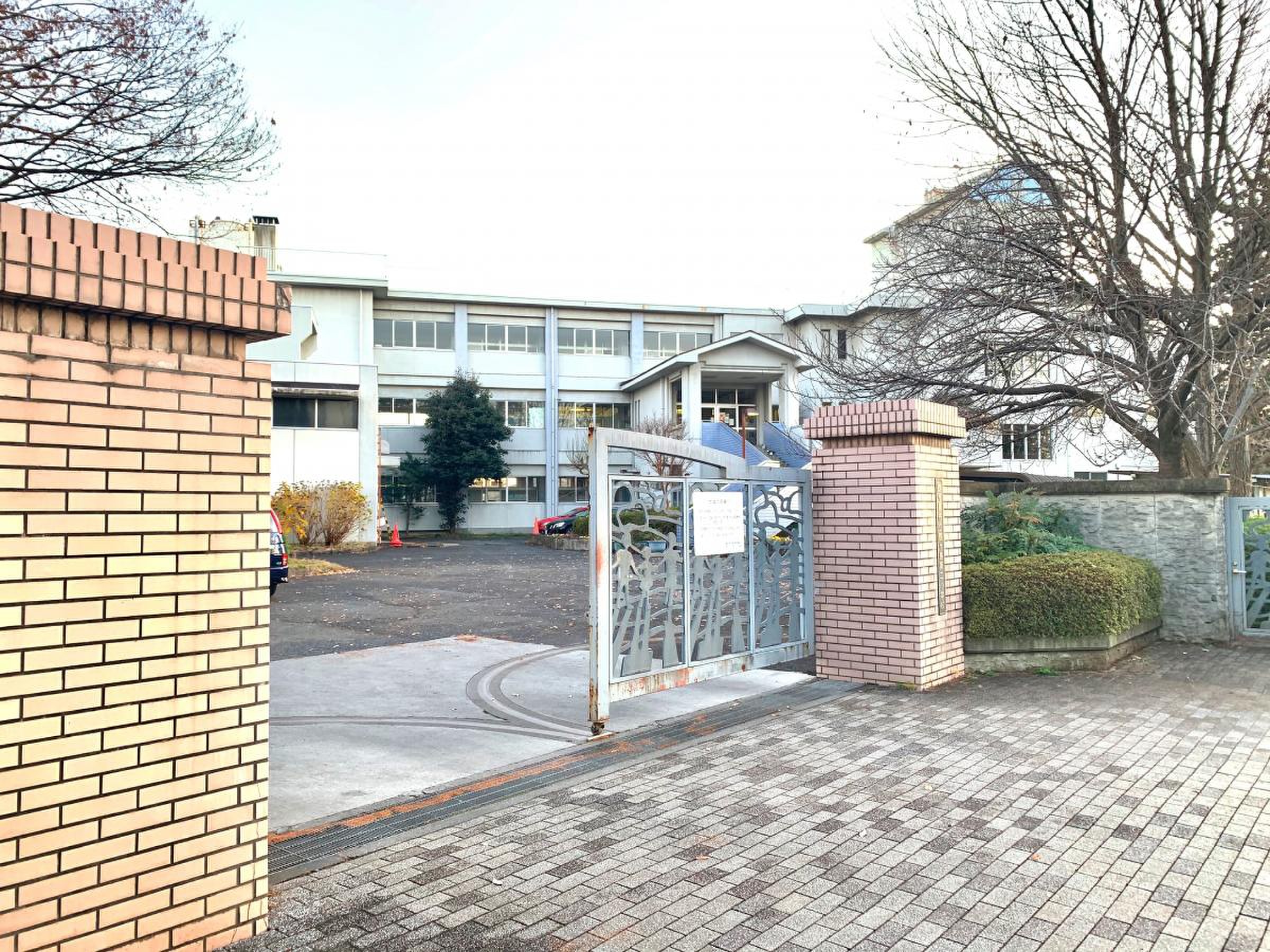 鶴ヶ島 第 二 小学校