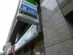 ファミリーマート　虎ノ門愛宕下通り店