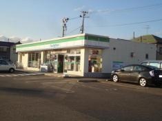 ファミリーマート　西川旗屋店