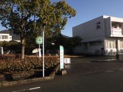 「西高校前」バス停留所