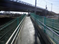 高田の鉄橋駅