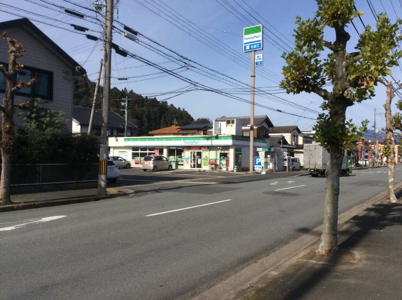 ファミマ厚中店