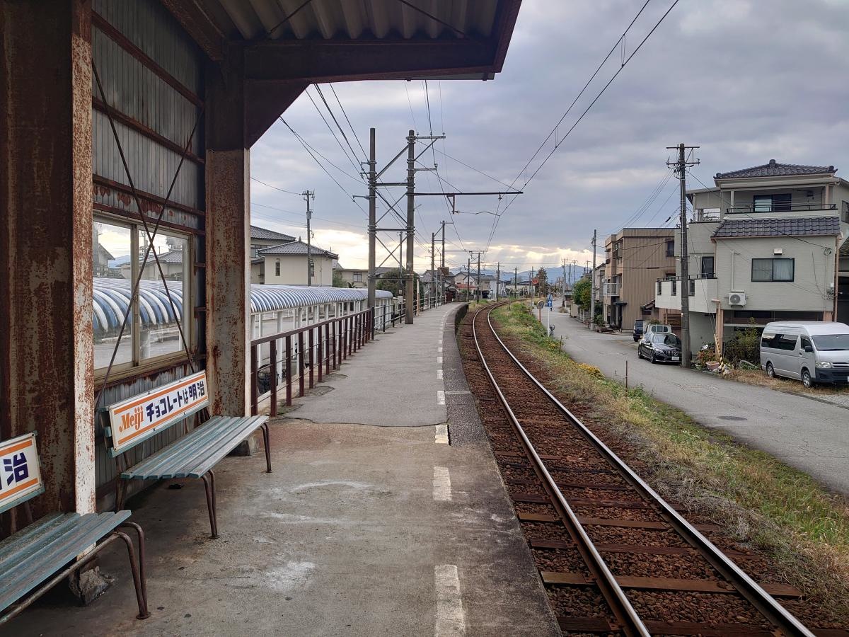 プラットホーム