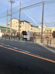 「桃谷中学校」バス停留所