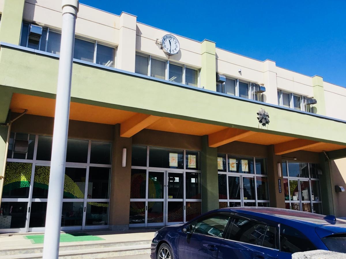 日新小学校