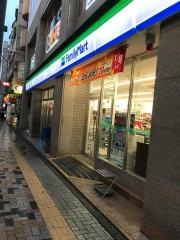 ファミリーマート　柏駅前店