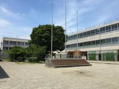 日進小学校