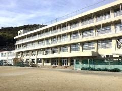 五台山小学校