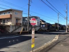 「みずの坂１丁目」バス停留所