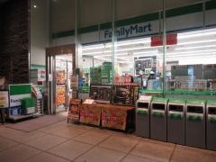 ファミリーマート　汐留タワー店