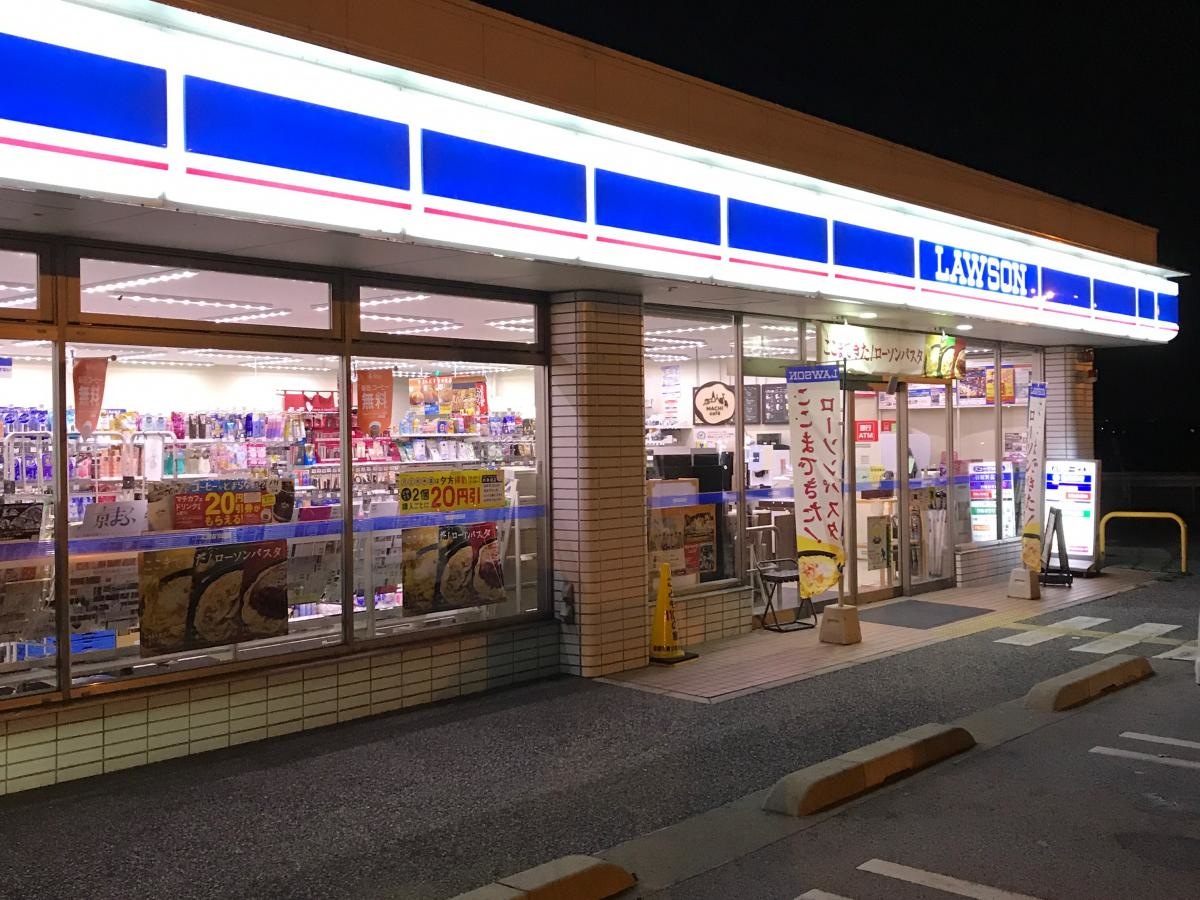 夜間外観