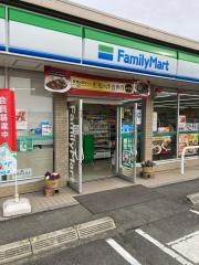 ファミリーマート　伊予市場店
