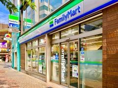 ファミリーマート　ナディアパーク前店