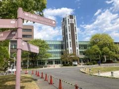 岡山大学附属図書館